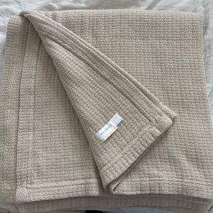 Boll & Branch Modern Crochet Bed Blanket in Oak